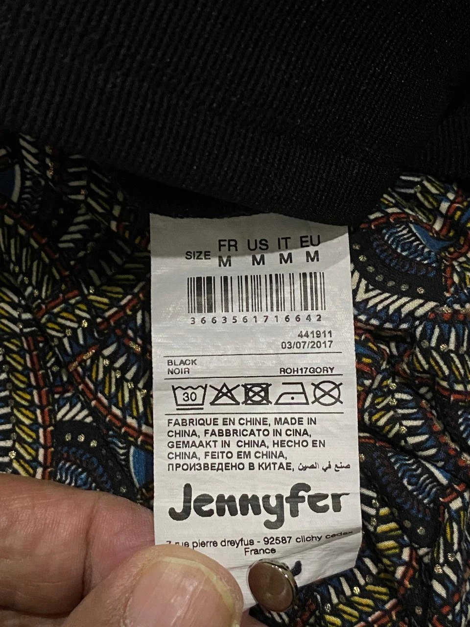 Vestido negro con agujeros y estrellas Jennyfer - Talla M – photo 7